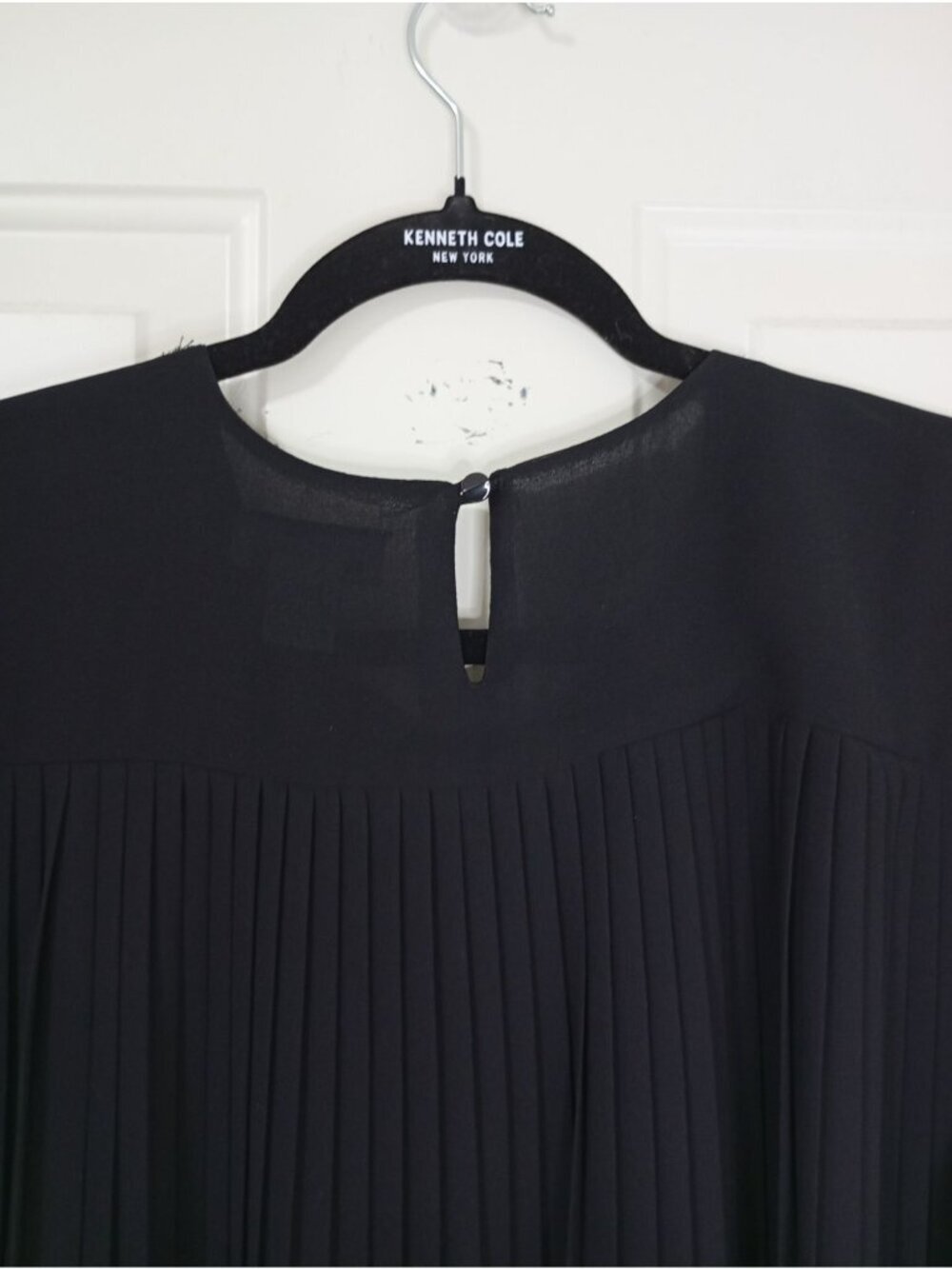 Carmen Marc Valvo Black Beaded Neckline Blouse Pleated Back Hem Womens Large - Picture 5 of 8